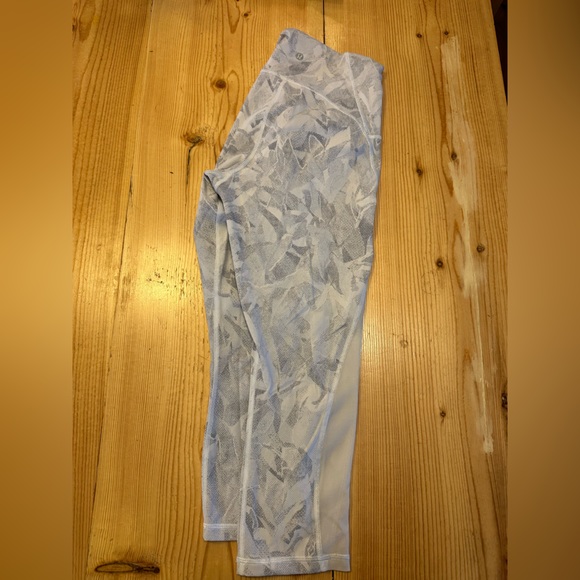 Lululemon crop leggings - Picture 1 of 2